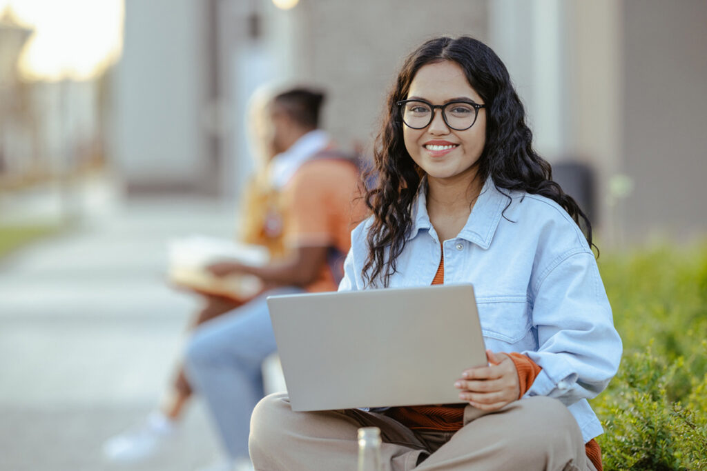 Social Learning: How to Foster Collaboration and Knowledge Sharing in Digital Environments