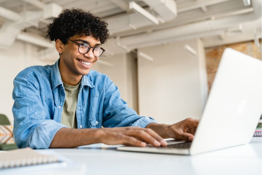 User Experience in Learning: How to Apply Design Thinking Principles for Learner-Centric Courses